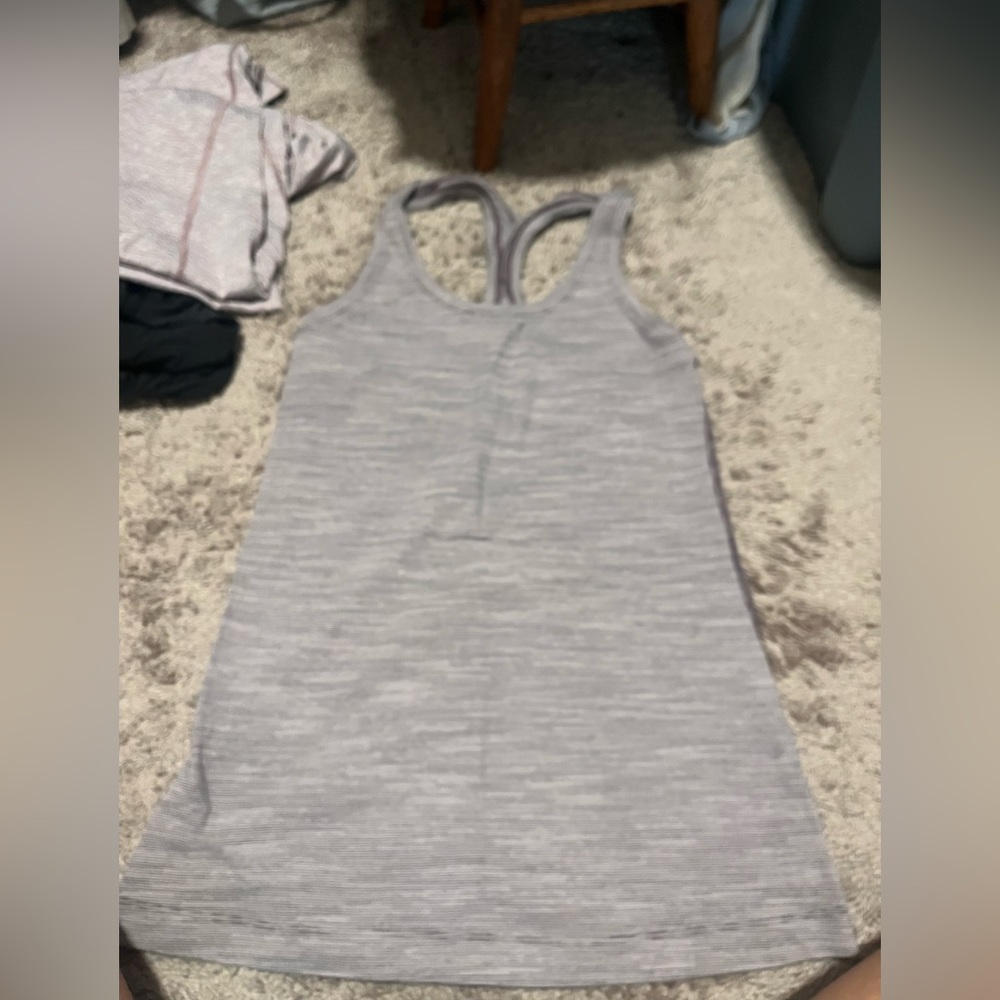 Lululemon top